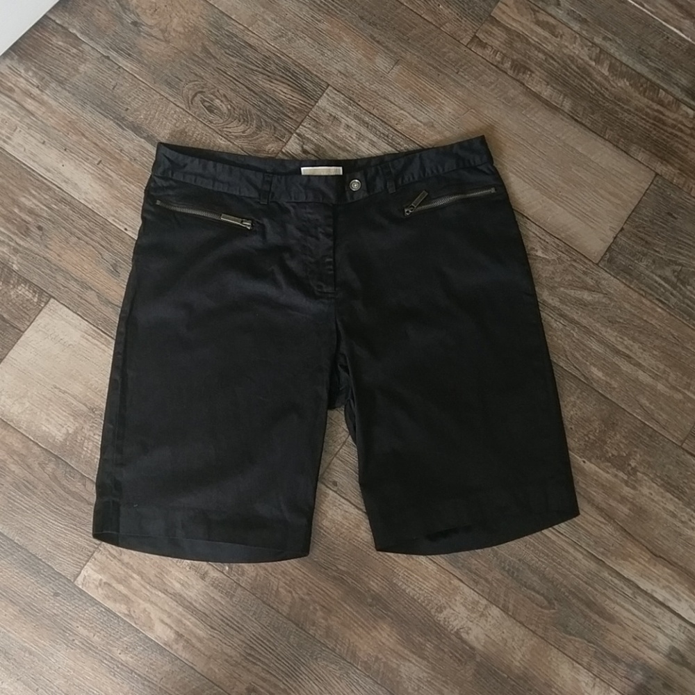 Plus size black shorts gold details MK